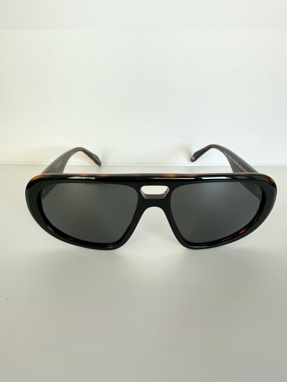NEW!!! MO women sunglasses European brand Retail 320$